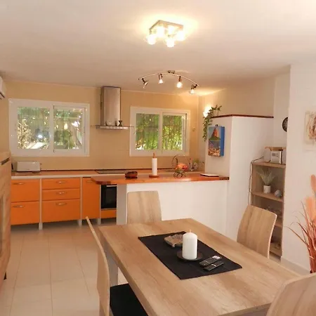 Βίλα Villa-tina-8-pax *